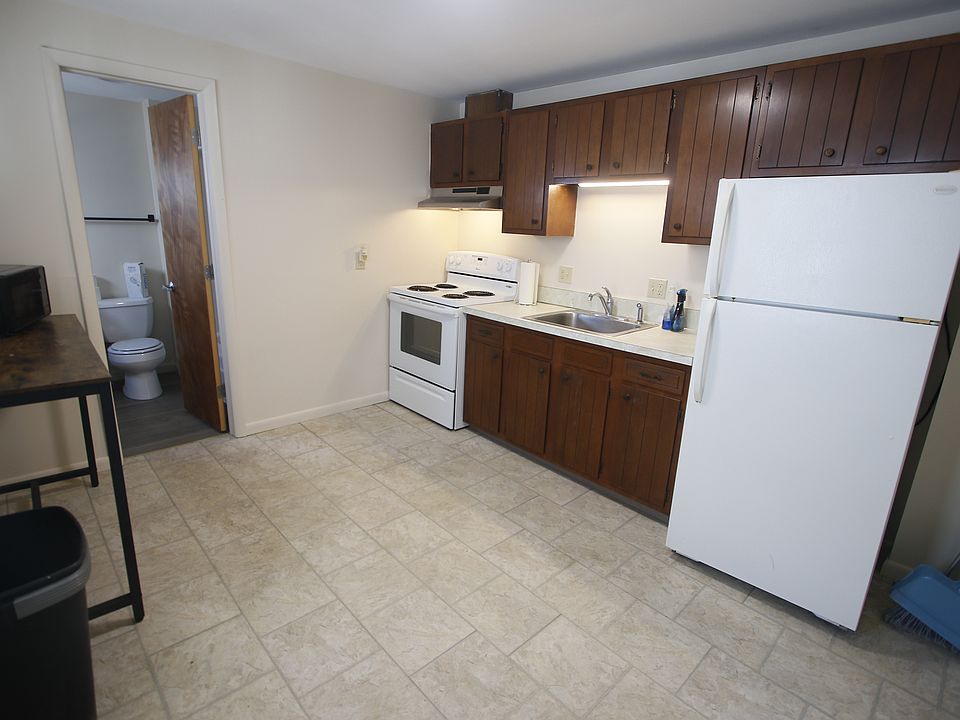 1st image of 216 East Ave #1