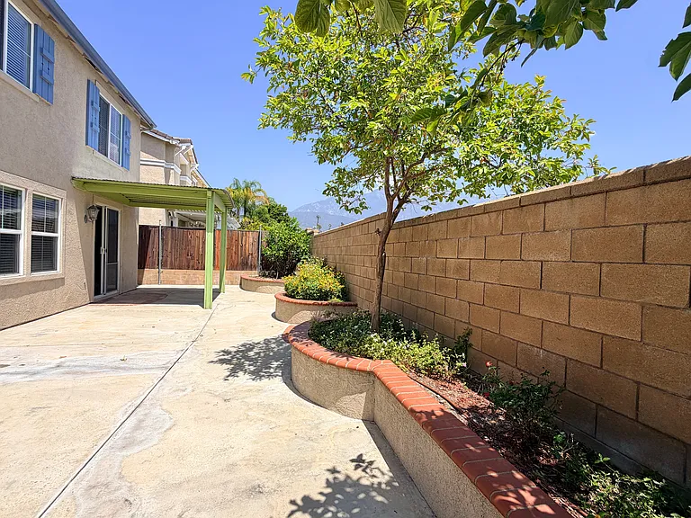 1884 Pinnacle Way — Photo 39