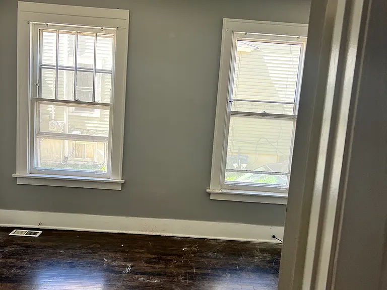 1220 Emerald Ave #1 — Photo 7