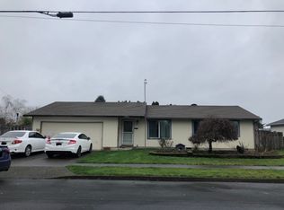 355 S 8th Ave, Cornelius, OR 97113