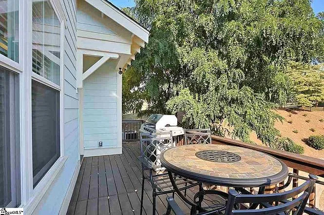 19 McHan St — Photo 6