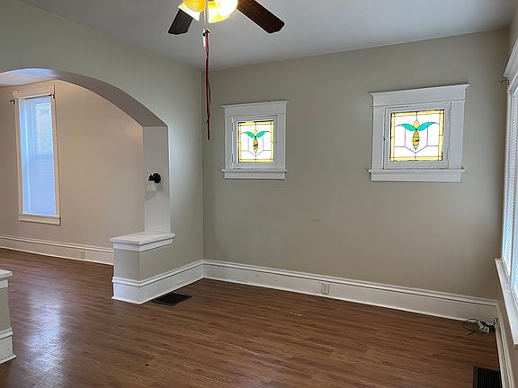 Living Room with ceiling fan
