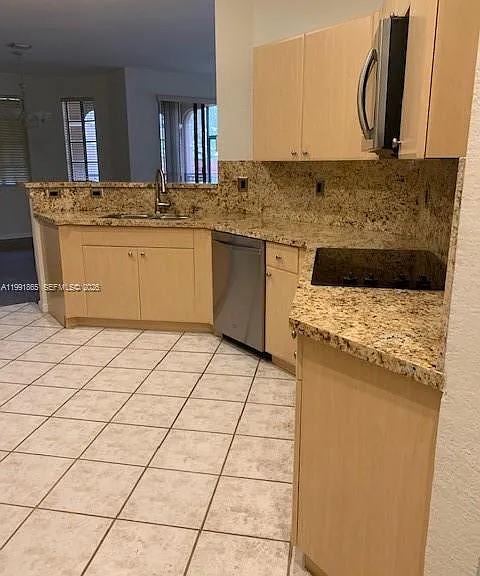 2800 Kinsington Cir — Photo 12