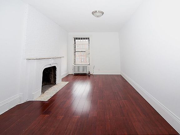 5th image of 301 W 20th St #3C2