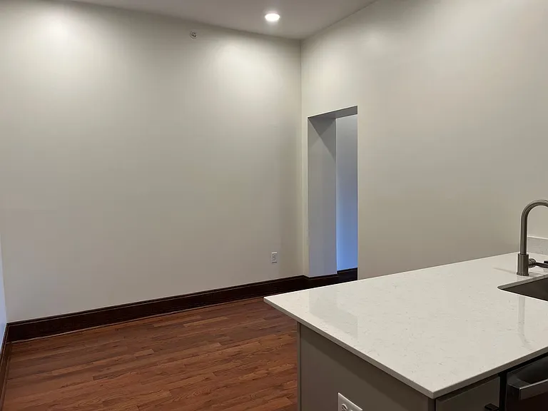 303 Greenup (NEW) — Photo 7