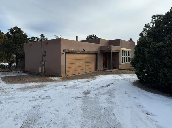 43 Meikle Rd, Tijeras, NM 87059