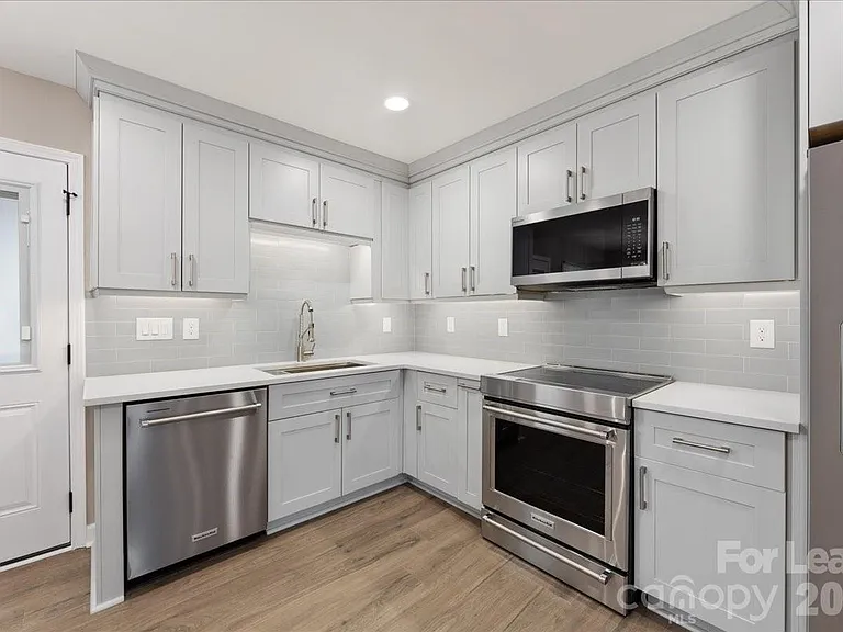 4706 Walden Ct — Photo 2