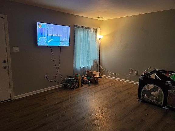 2nd image of 1405 Lakeview Ave