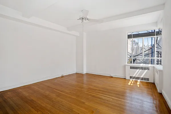 Sold by Douglas Elliman | media 18