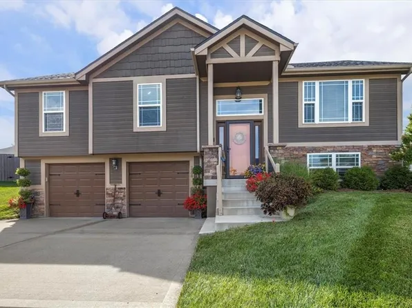 1208 Stonecrest Ct, Kearney, MO 64060
