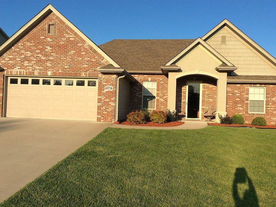 1st image of 1702 Ballentine Ln