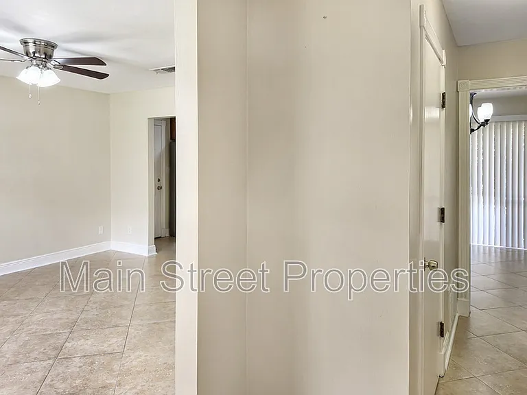 4547 Marseille Dr — Photo 6