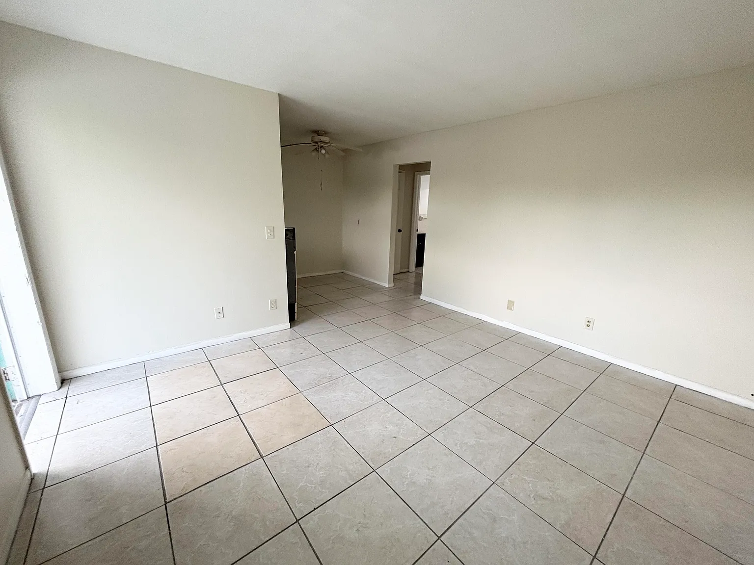 Eleven Eleven Condo — Photo 4