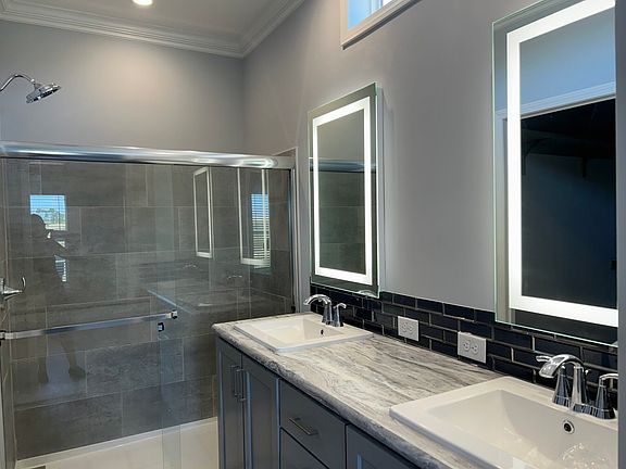 3rd image of 39015 Golf View Ave