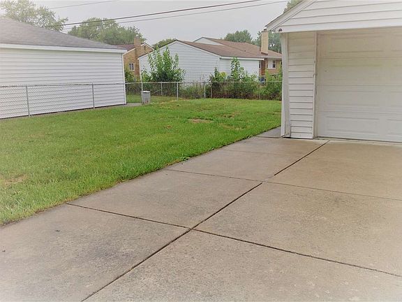 3rd image of 22213 Barton St
