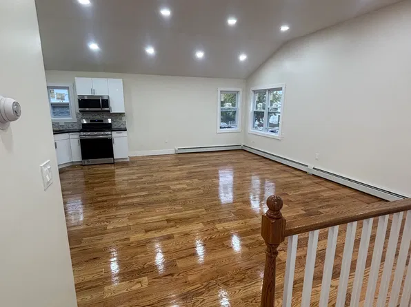 (undisclosed Address), Bronx, NY 10466