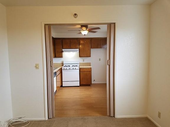 3rd image of 11608 Acacia Ave APT 6