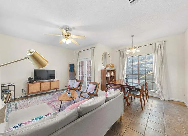 712 W 21st St #203 — Photo 3