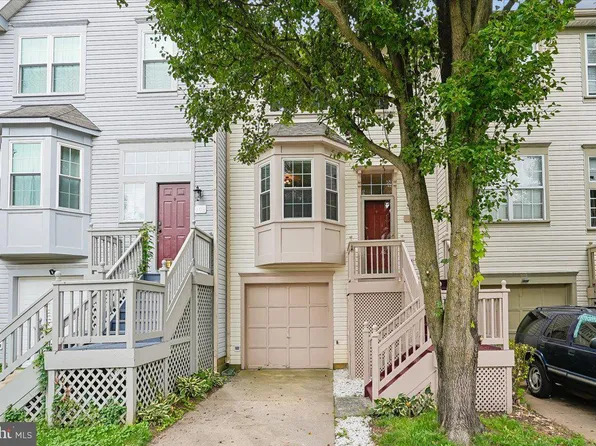 104 Frazer Dr, Purcellville, VA 20132