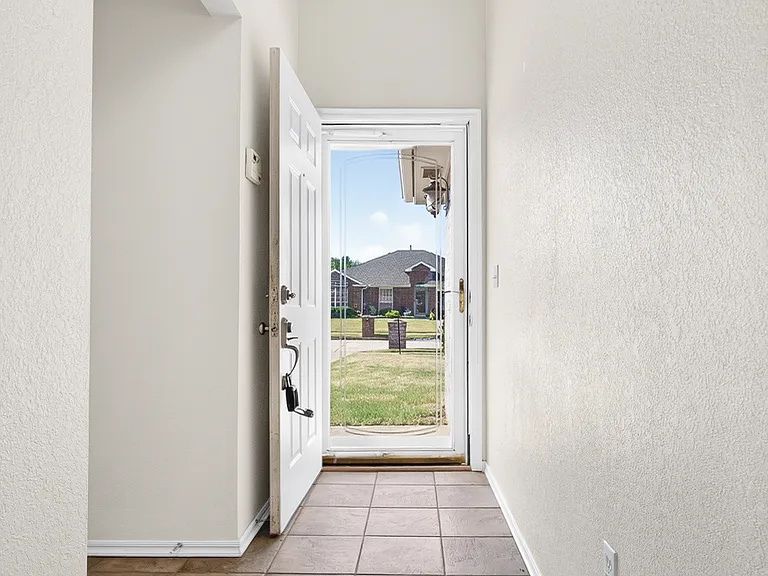 337 W Chantilly Way — Photo 9