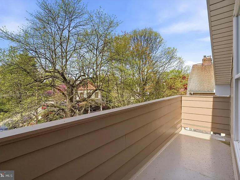 425 Grove Pl — Photo 31