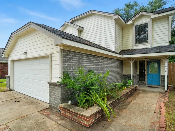 5203 E Pagewick Dr, Houston, TX 77041