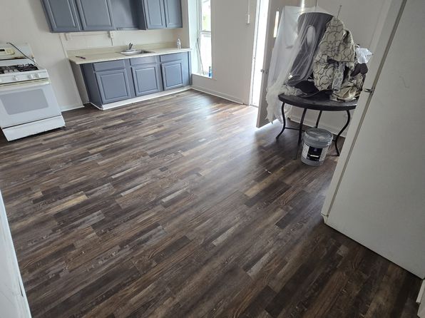 4 W Main St #1