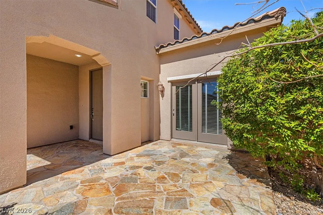 3 bed, 2.5 bath, 1975 sqft, $2,650 — Photo 4