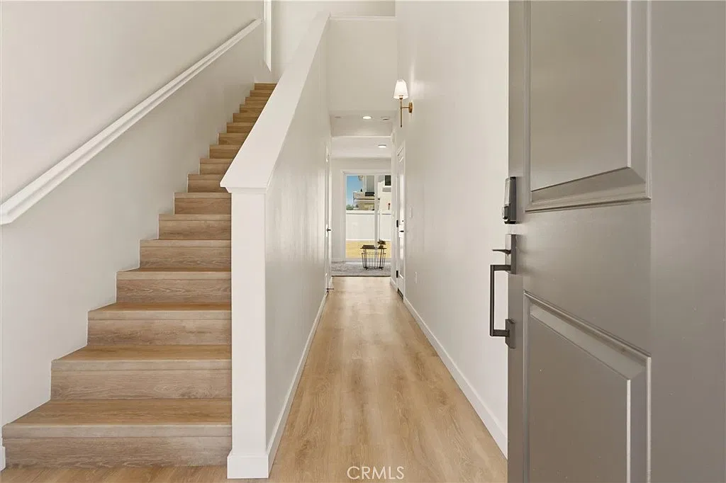 3 bed, 2.5 bath, 1603 sqft, $3,850 — Photo 2