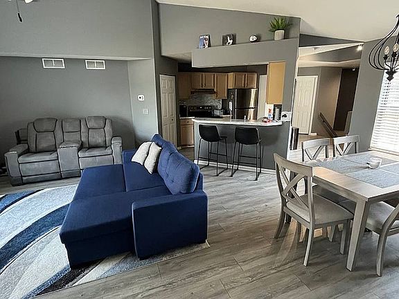 3rd image of 229 N Bayshore Dr #5