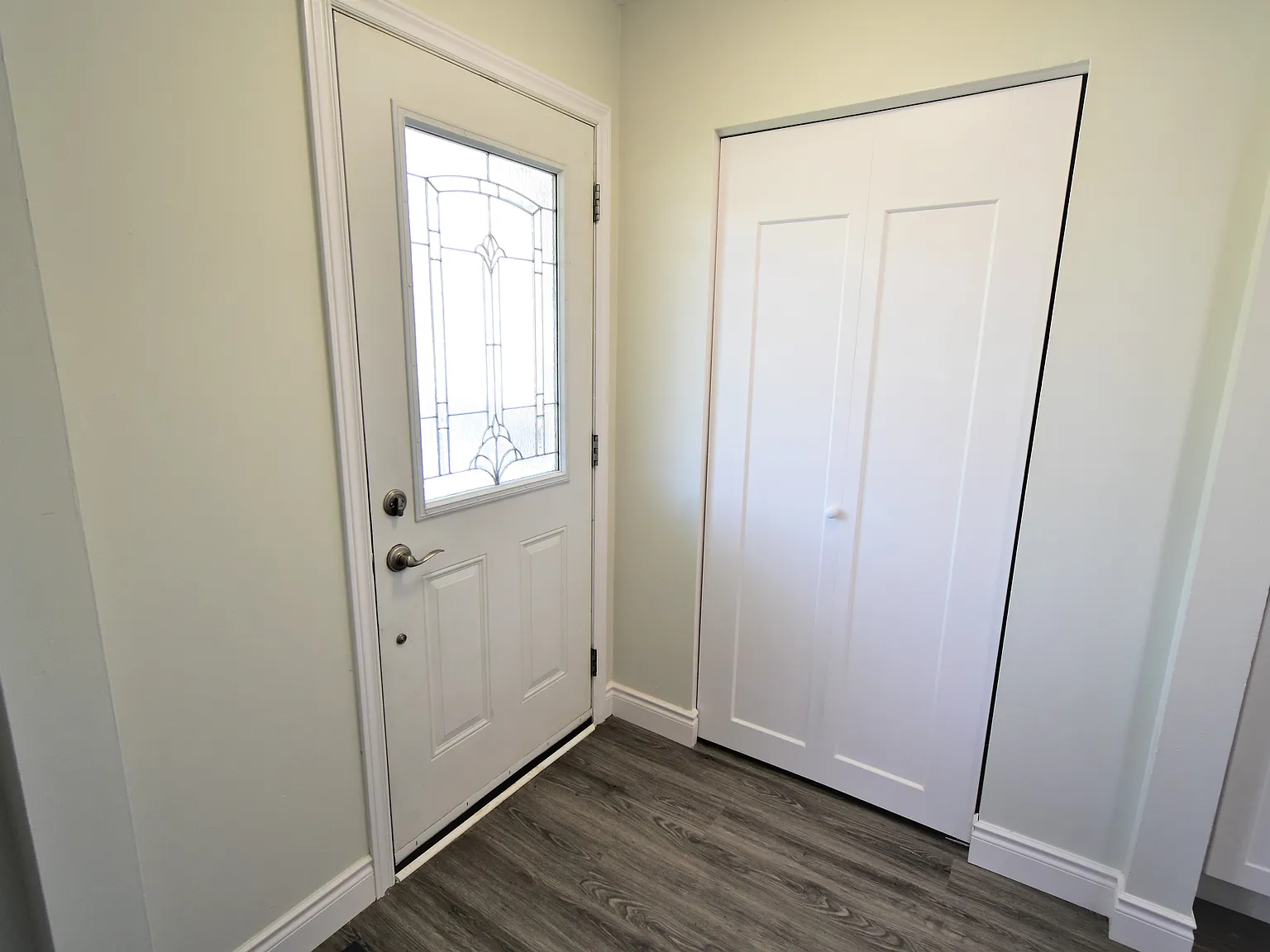 College Crescent Duplex — Photo 3