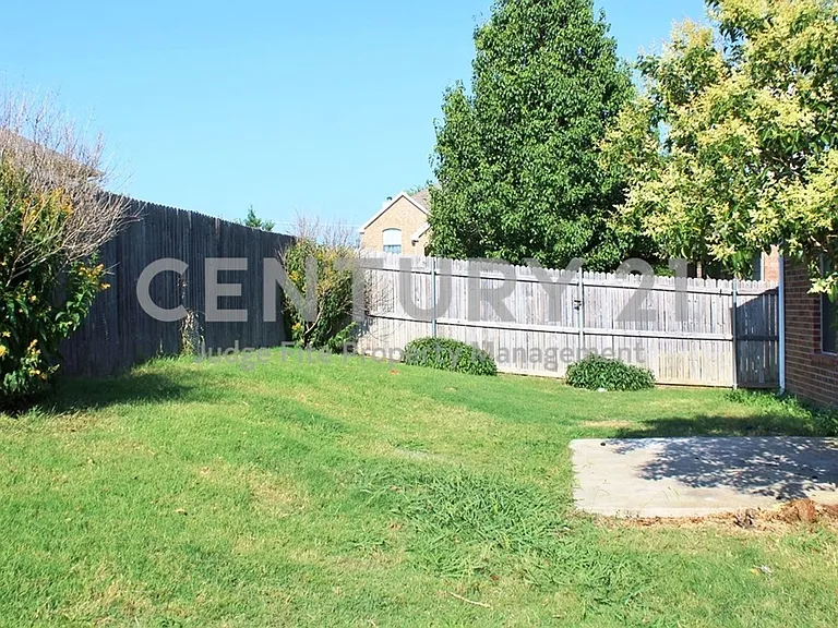 3104 Kennedy Dr — Photo 10
