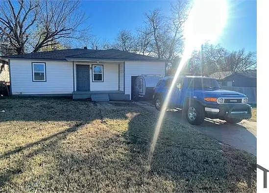 3 bed, 1270 sqft, $1,599 — Photo 3