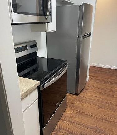 4th image of 383 E Surfside Dr