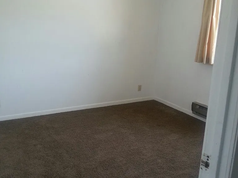 522 York St — Photo 4