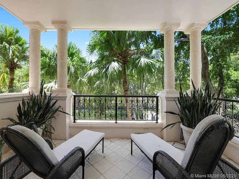 19126 Fisher Island Dr #19126 — Photo 35