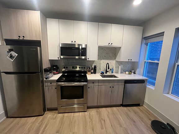 3rd image of 3546 N Southport Ave APT 206