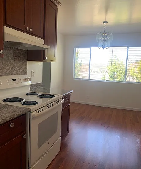 1920 Latham St #15 — Photo 3