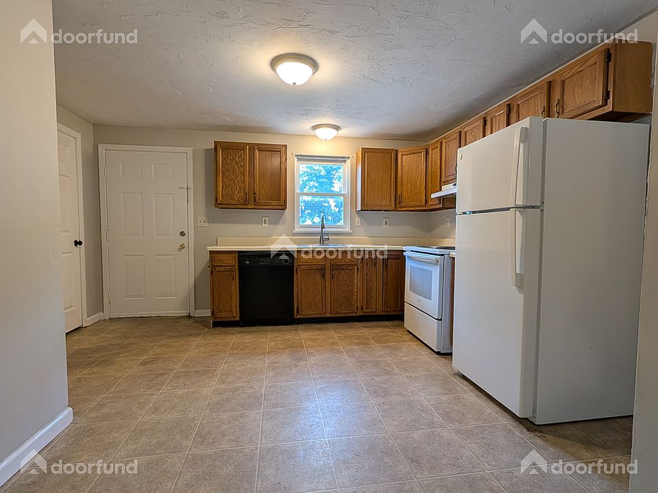1st image of 9 Carroll St #4