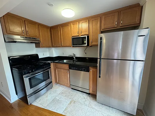 Rented by REALTY QUEST NEW YORK INC | media 2