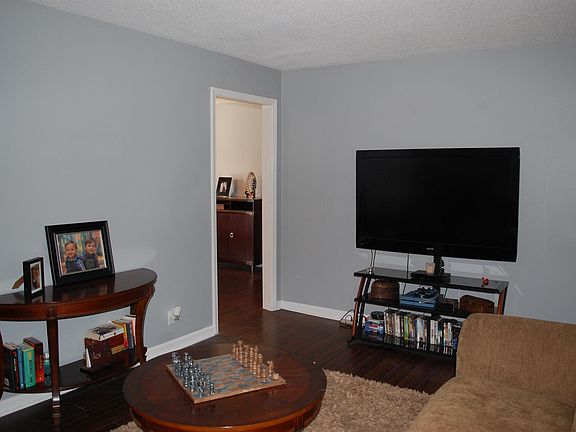 5th image of 542 Briarwood Dr