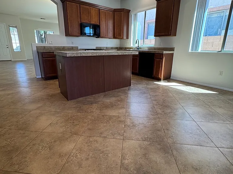 1259 W Faldo Dr — Photo 3