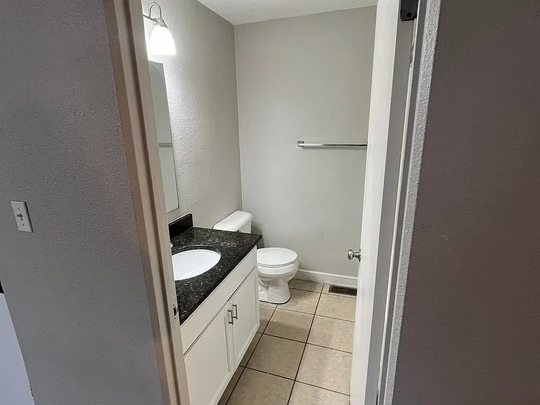 518 Hillsboro Ave — Photo 11