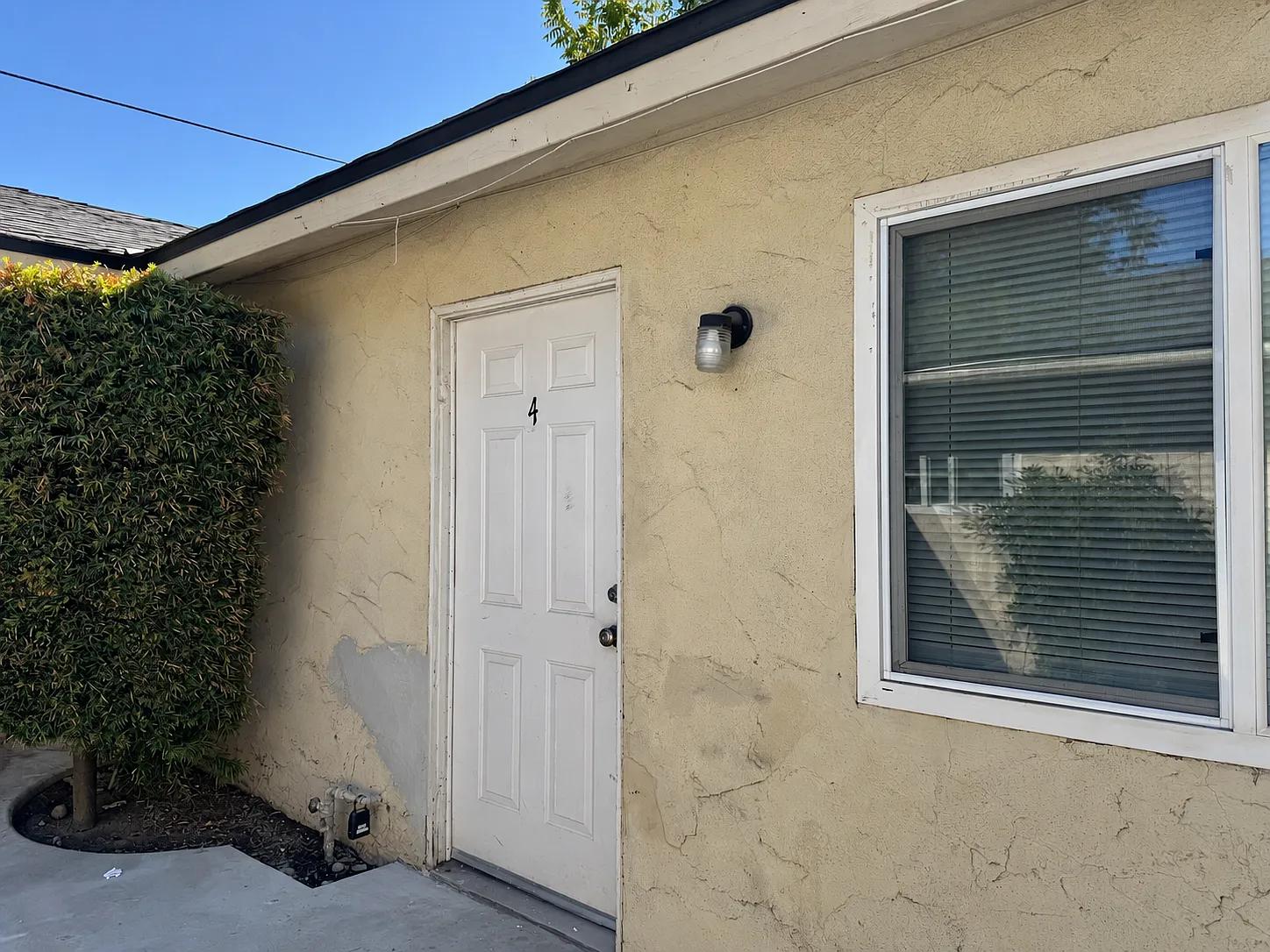 Locust Avenue 427 (5u) - 4 — Photo 1