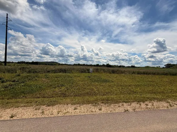 29 Betty Marie Way, Merrimac, WI 53561