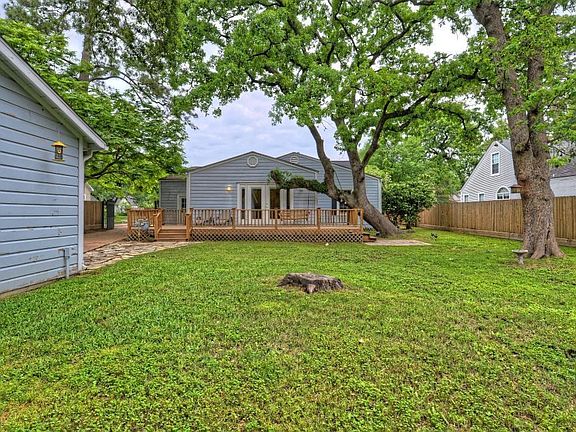5th image of 729 Sue Barnett Dr