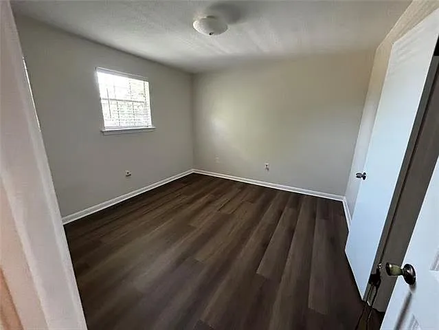 4632 Ithaca St — Photo 8