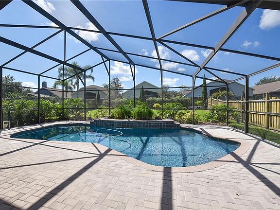 Beautiful Screened In Patio!
