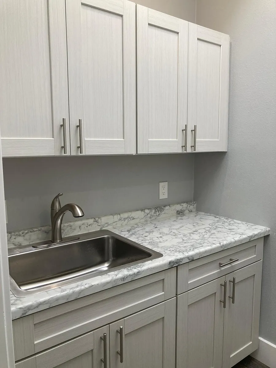 Kitchen - 239 2nd Ave NE #4