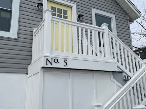 5 Pineview Ave, Keansburg, NJ 07734